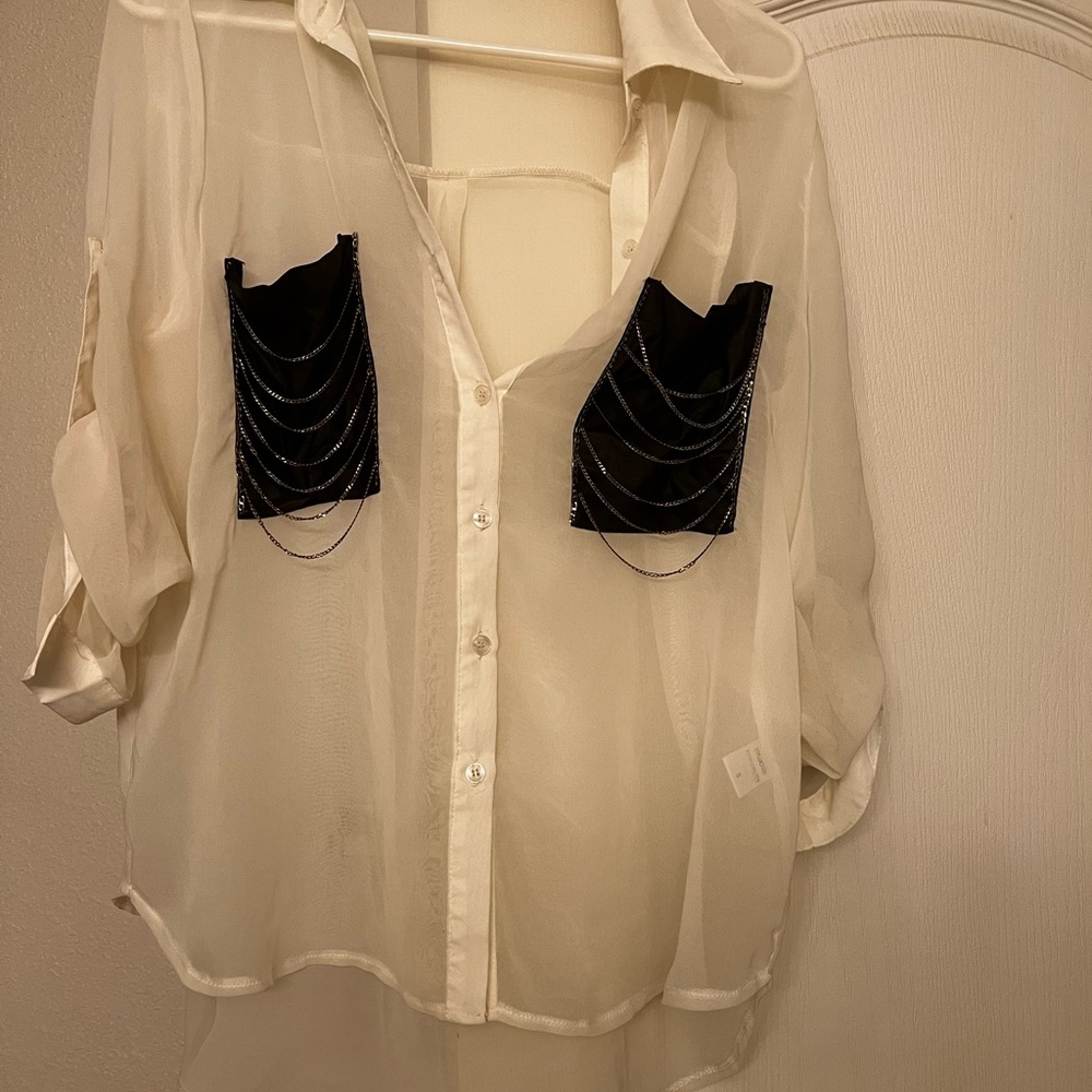 Lulu’s blouse - Picture 2 of 6
